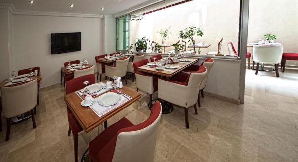 هتل نیوسیتی استانبول نمای سالن غذاخوری