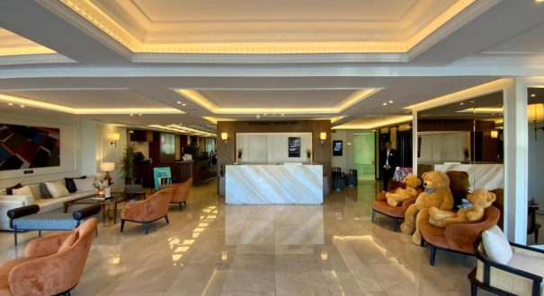 نمای داخل لابی هتل بیانچو